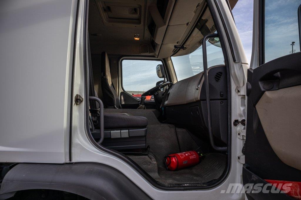 Renault PREMIUM 340 DXI-6X2 Kofferaufbau