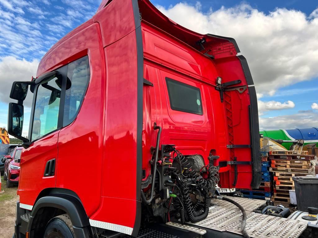 Scania P 450 牵引车