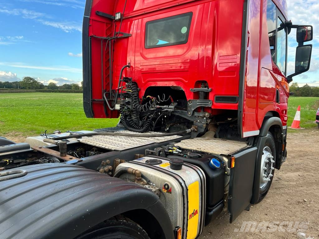 Scania P 450 牵引车