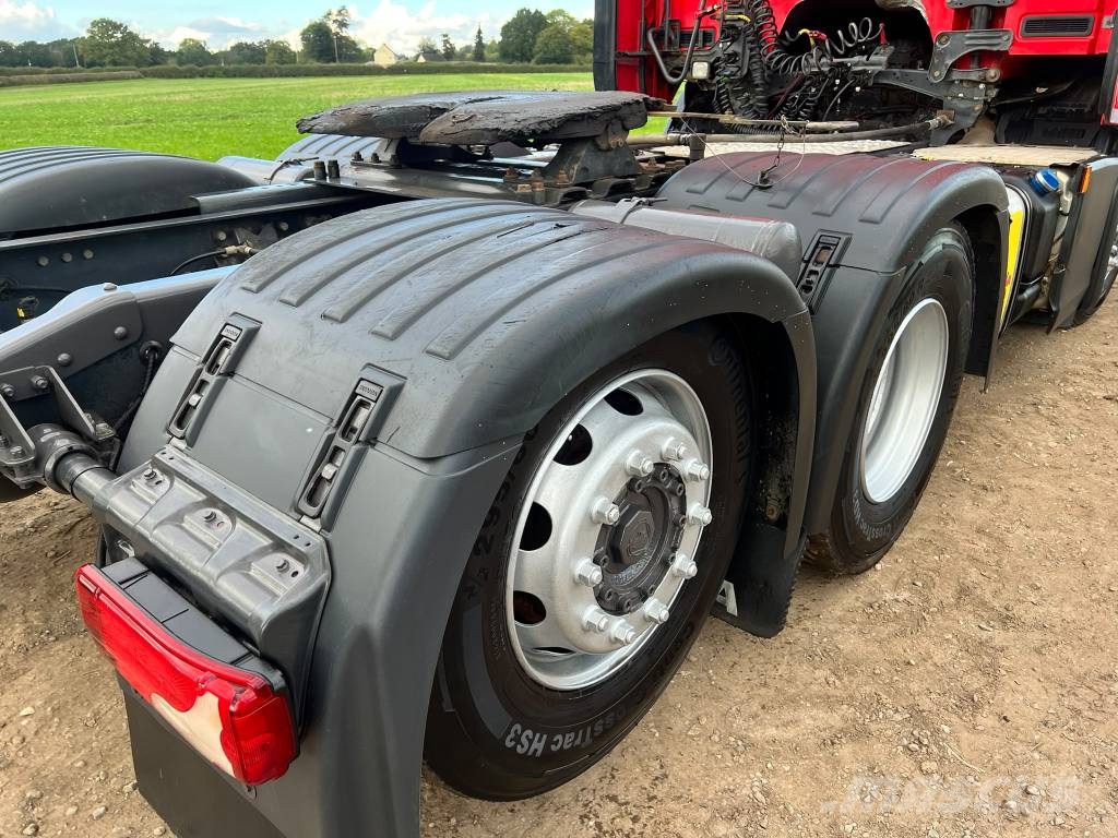 Scania P 450 牵引车
