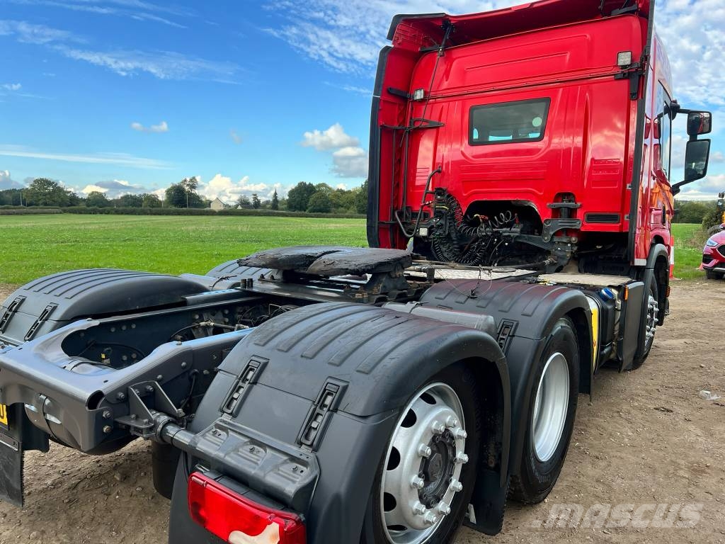 Scania P 450 牵引车