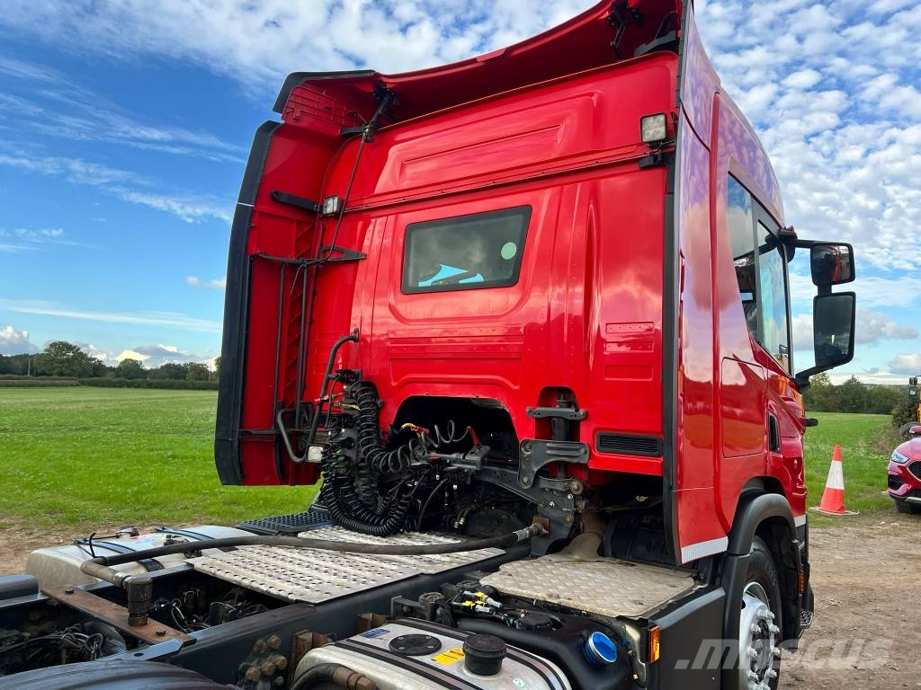 Scania P 450 牵引车