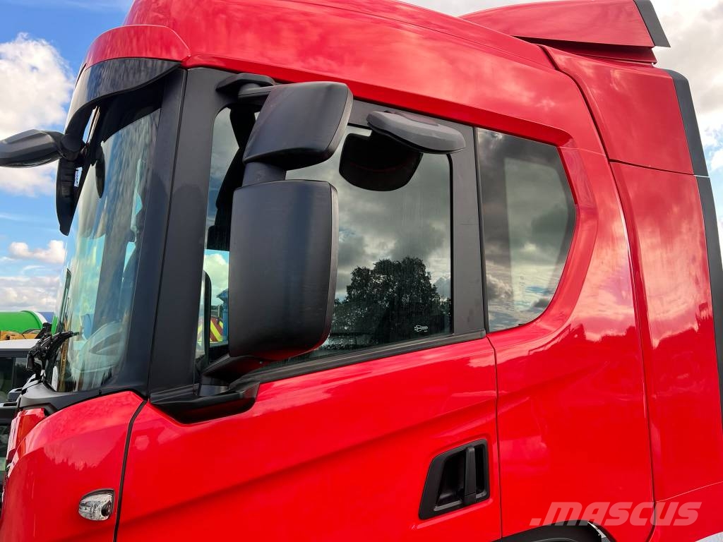 Scania P 450 牵引车