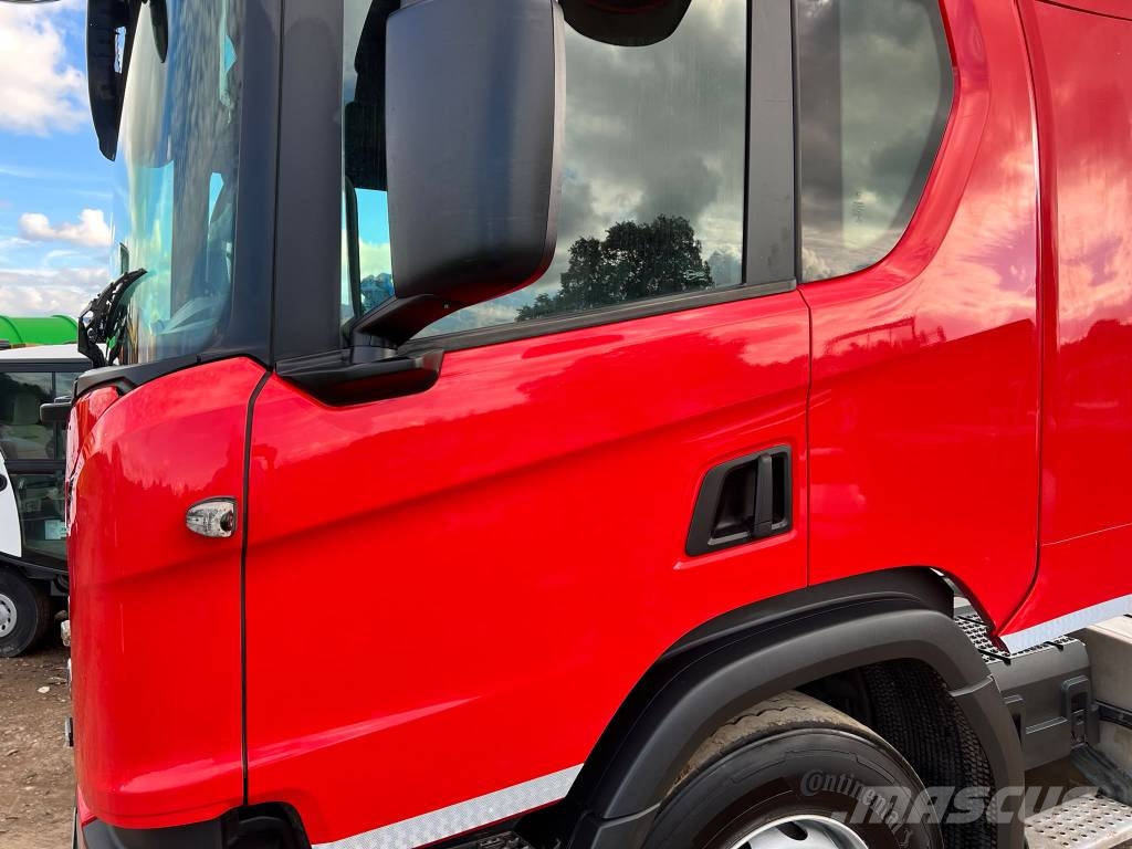 Scania P 450 牵引车