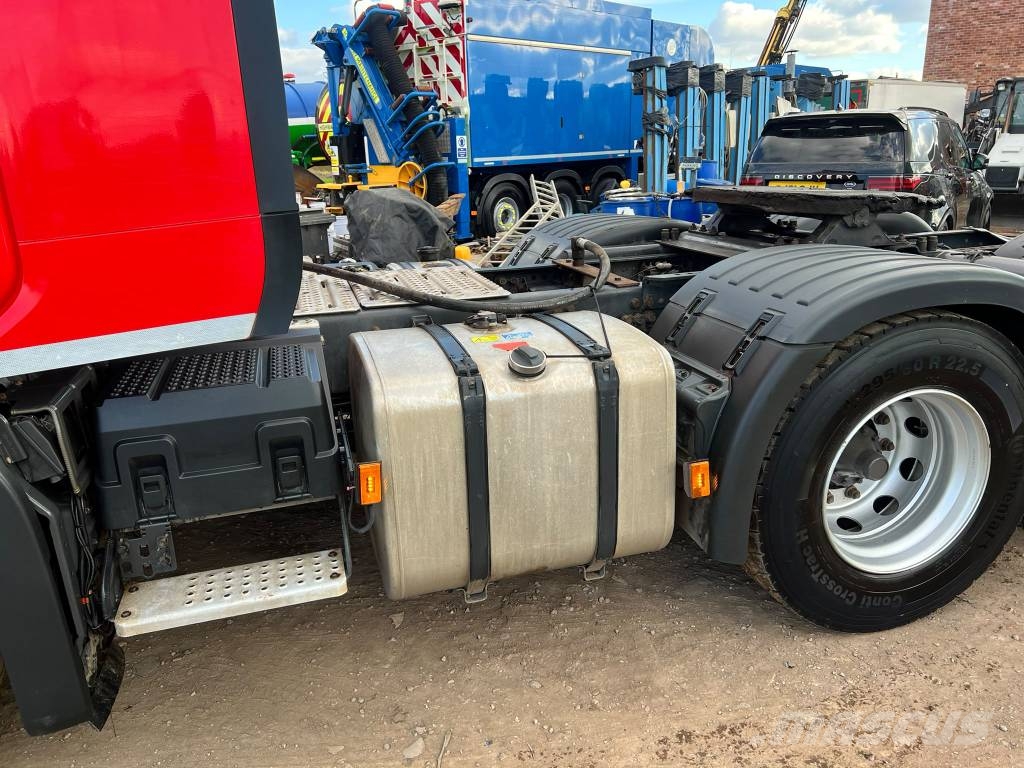 Scania P 450 牵引车