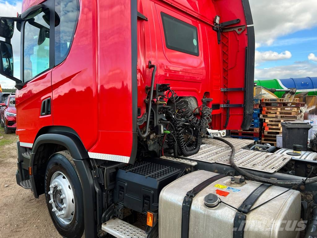 Scania P 450 牵引车