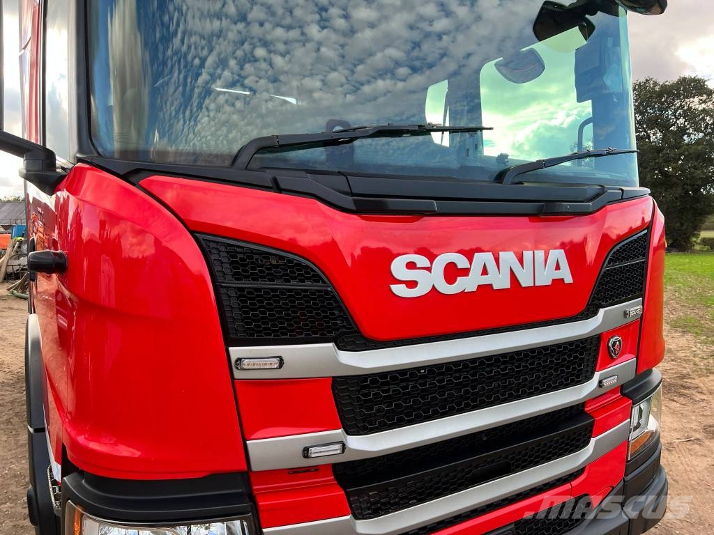 Scania P 450 牵引车
