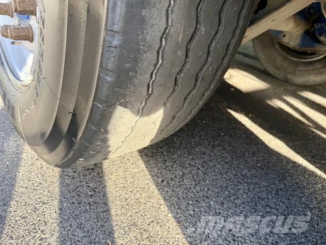 MOL Thermo /Stahl Alu/Liftachse/ 28 m³ Kippipuoliperävaunut