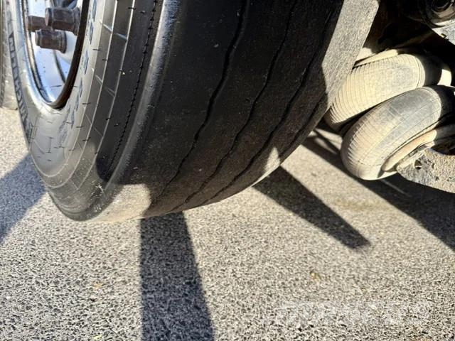 MOL Thermo /Stahl Alu/Liftachse/ 28 m³ Kippipuoliperävaunut