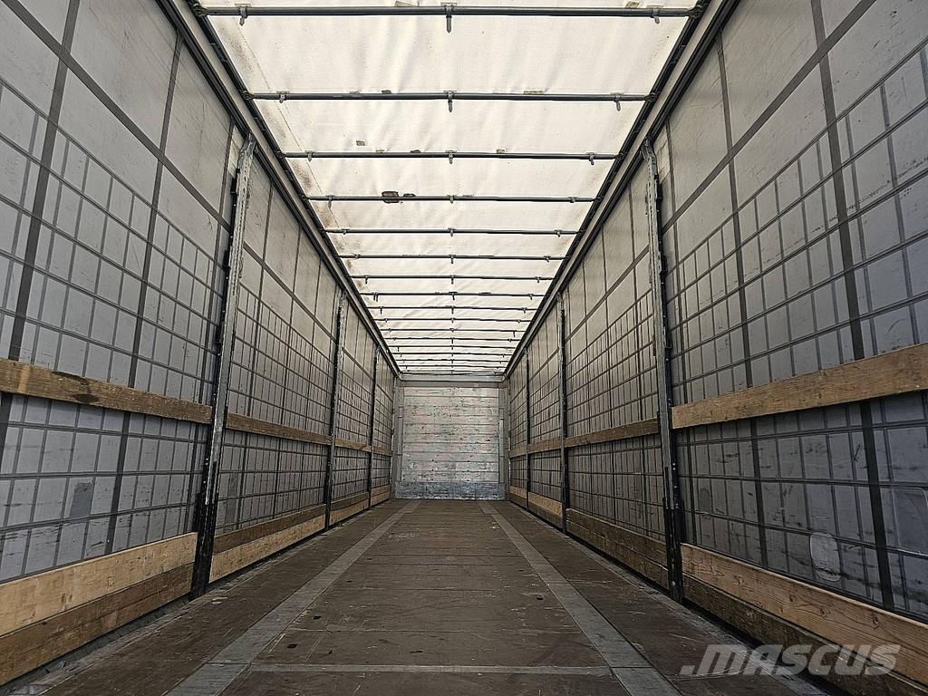 Schmitz Cargobull SCB*S3T 3 AXLES SLIDING ROOF MOT 2/27 Tents puspiekabes