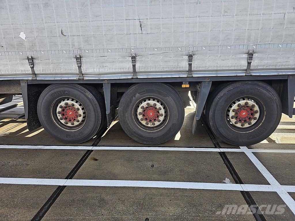 Schmitz Cargobull SCB*S3T 3 AXLES SLIDING ROOF MOT 2/27 Tents puspiekabes