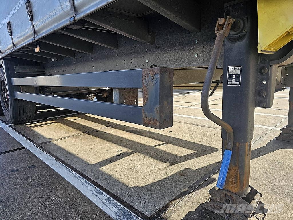 Schmitz Cargobull SCB*S3T 3 AXLES SLIDING ROOF MOT 2/27 Tents puspiekabes