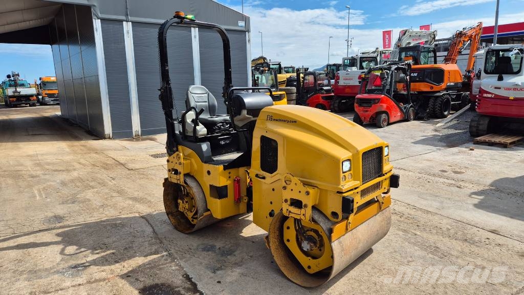 CAT CB 2.7 - 2018 YEAR - 800 HOURS Dvojni valjarji