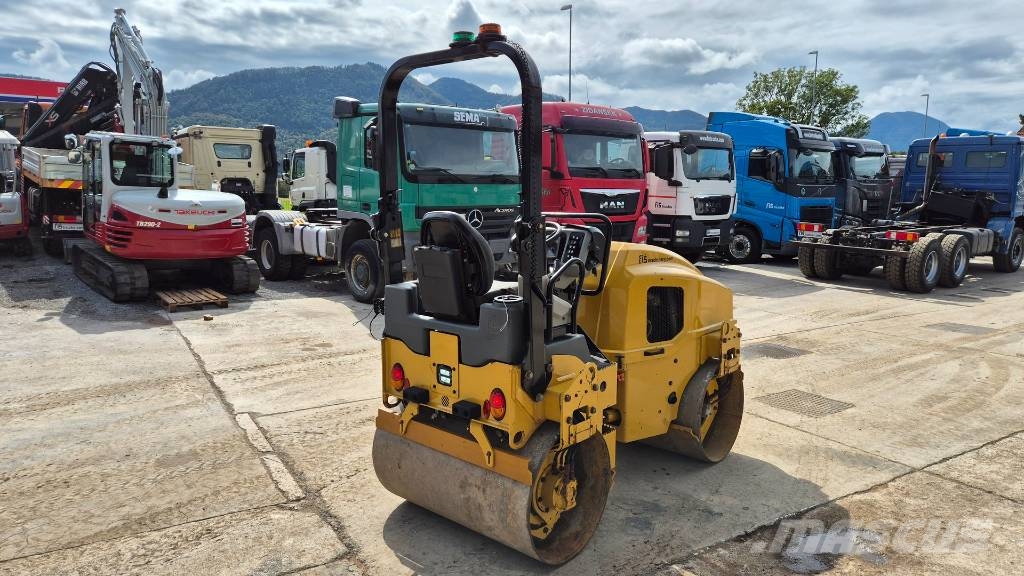 CAT CB 2.7 - 2018 YEAR - 800 HOURS Dvojni valjarji