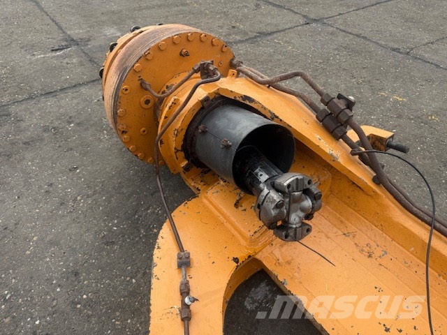 CASE 330 B USED AXLES COMPLET محور العجلة