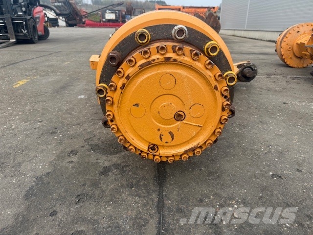 CASE 330 B USED AXLES COMPLET محور العجلة