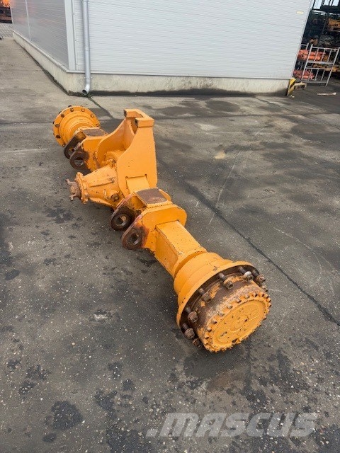 CASE 330 B USED AXLES COMPLET محور العجلة