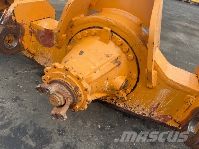 CASE 330 B USED AXLES COMPLET محور العجلة