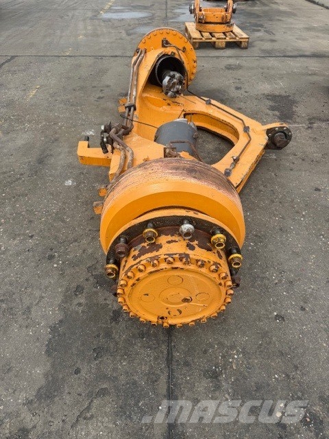 CASE 330 B USED AXLES COMPLET محور العجلة