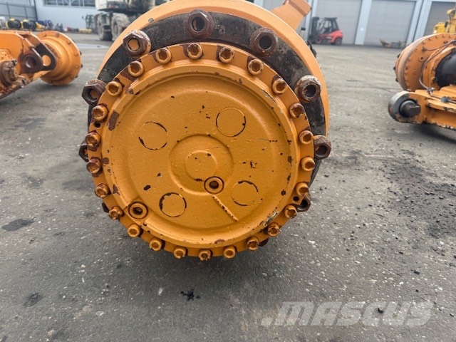 CASE 330 B USED AXLES COMPLET محور العجلة