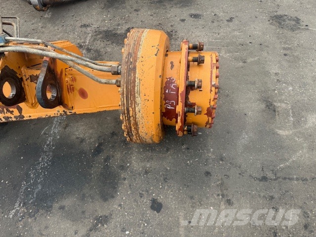 CASE 330 B USED AXLES COMPLET محور العجلة