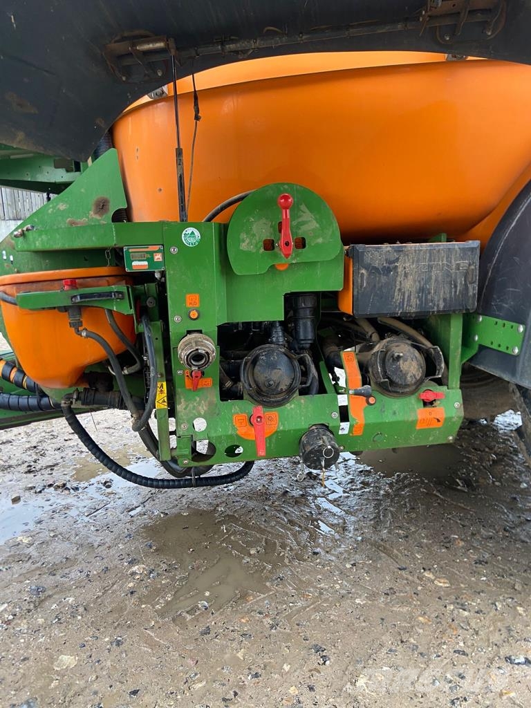 Amazone UX11200 Dragna sprutor