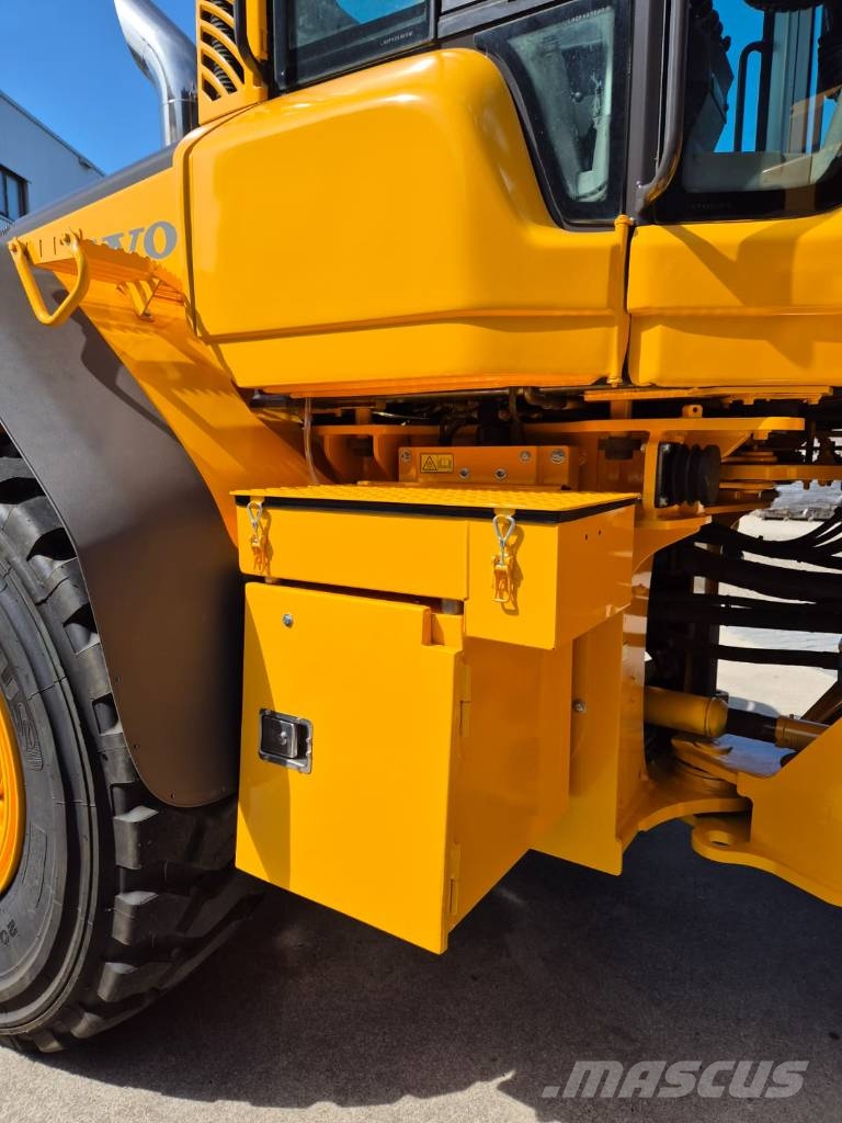 Volvo L90F NEW PAINT Kolesové nakladače