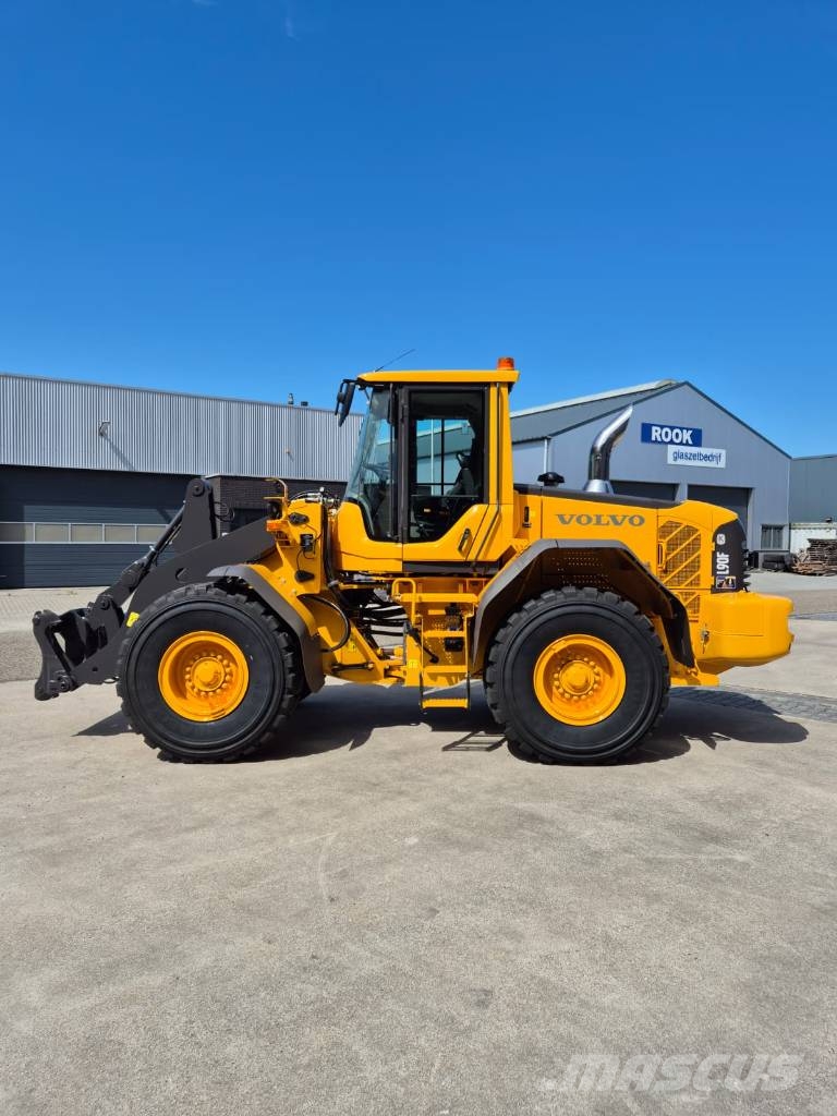 Volvo L90F NEW PAINT Kolesové nakladače