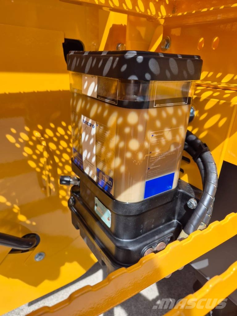 Volvo L90F NEW PAINT Kolesové nakladače