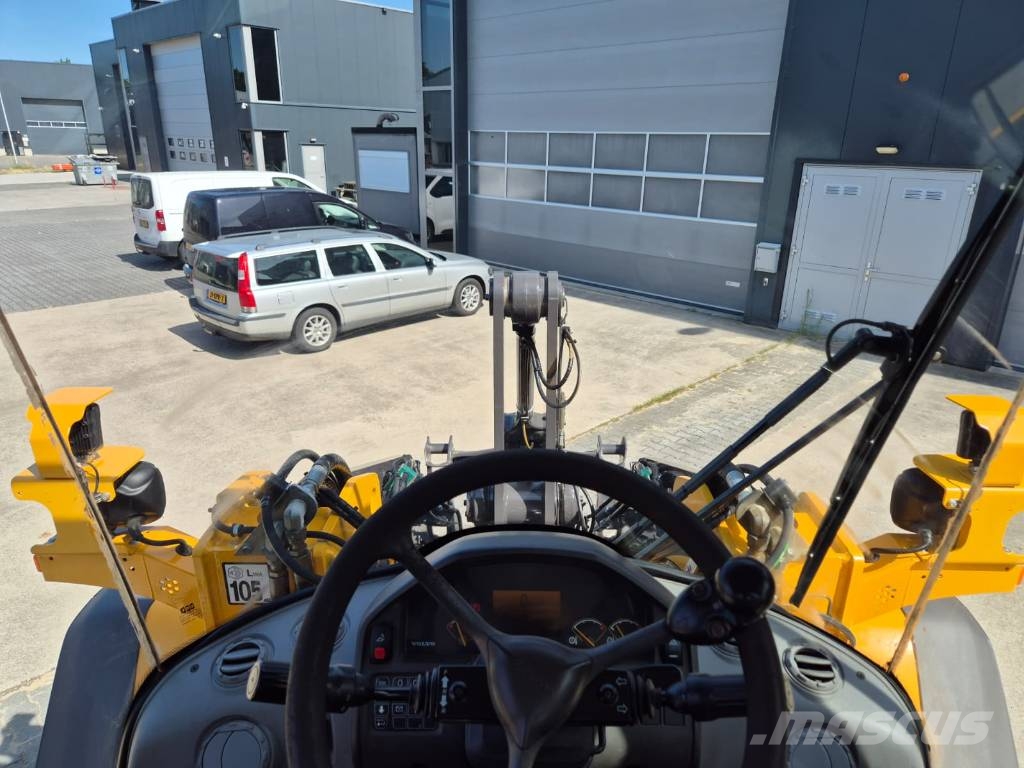 Volvo L90F NEW PAINT Kolesové nakladače