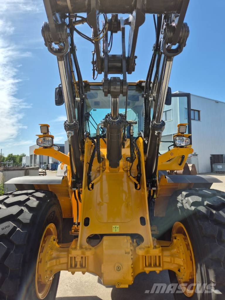 Volvo L90F NEW PAINT Kolesové nakladače