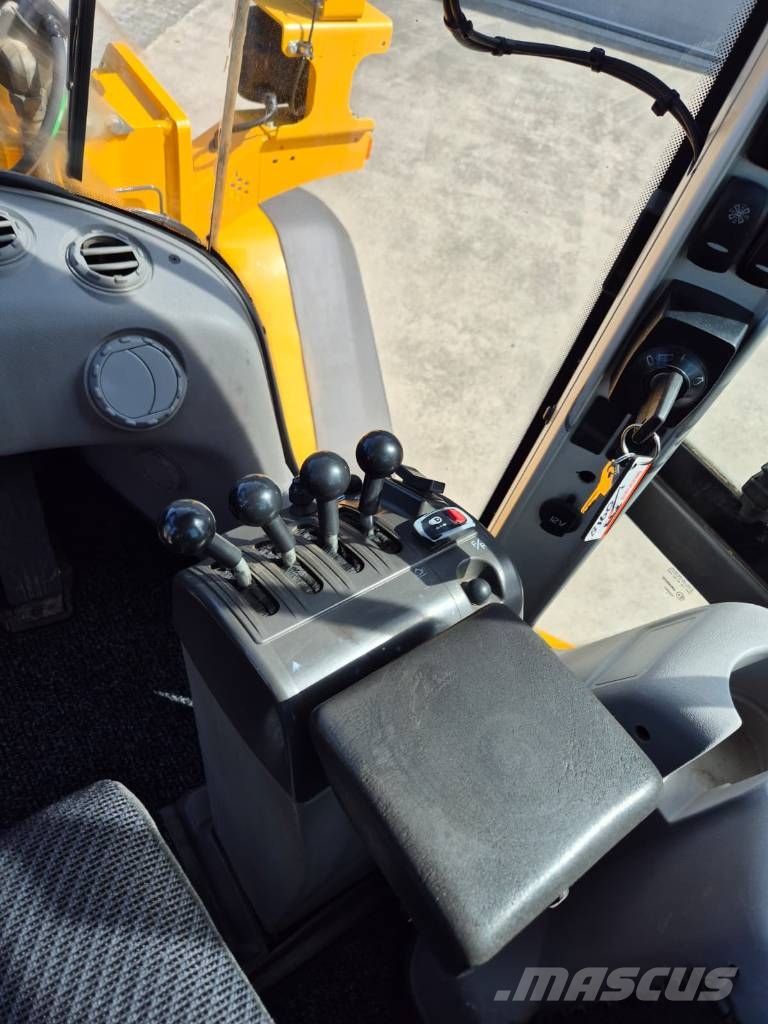 Volvo L90F NEW PAINT Kolesové nakladače