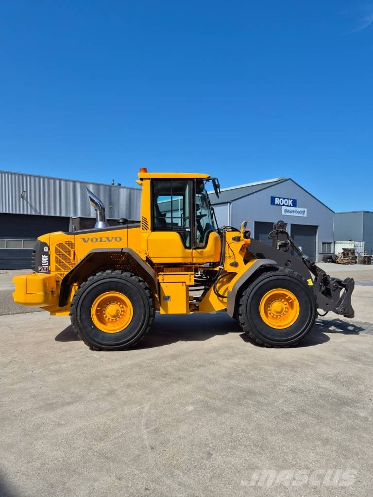 Volvo L90F NEW PAINT Kolesové nakladače