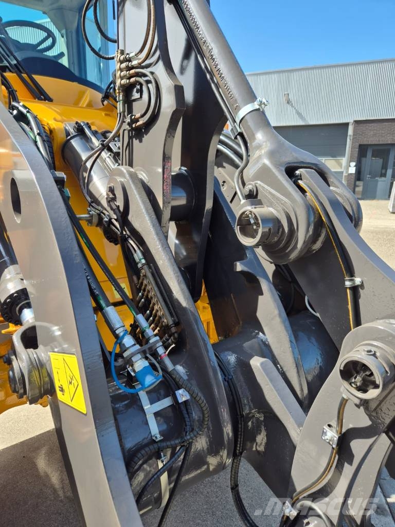 Volvo L90F NEW PAINT Kolesové nakladače