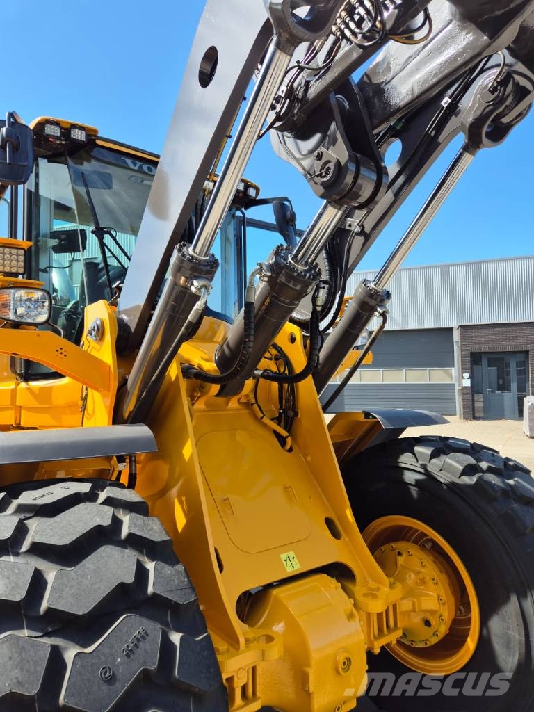 Volvo L90F NEW PAINT Kolesové nakladače
