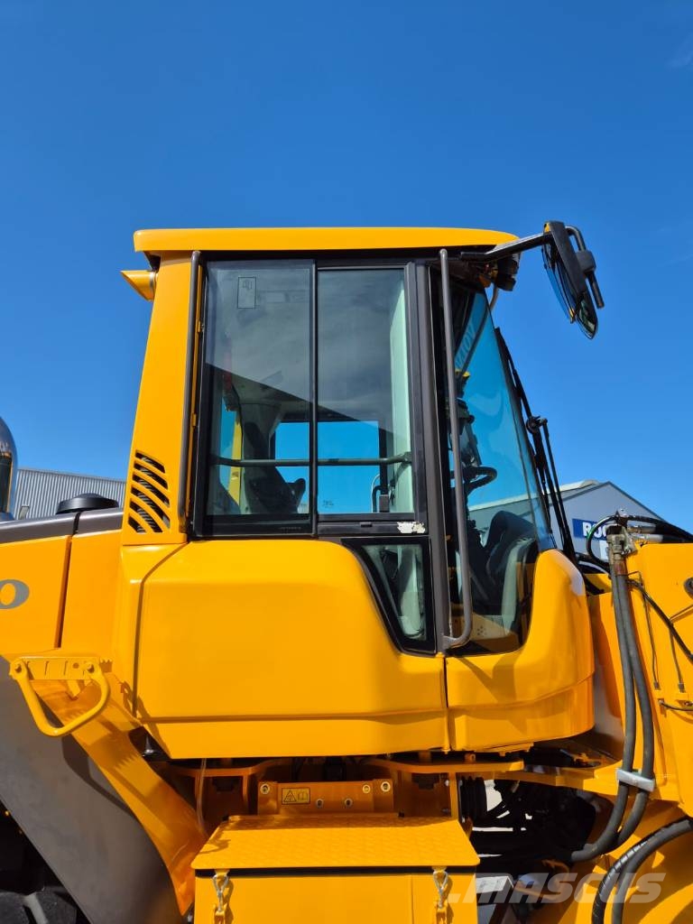Volvo L90F NEW PAINT Kolesové nakladače