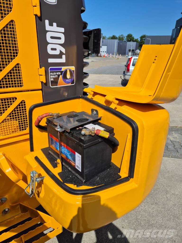 Volvo L90F NEW PAINT Kolesové nakladače
