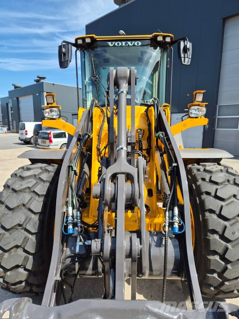 Volvo L90F NEW PAINT Kolesové nakladače