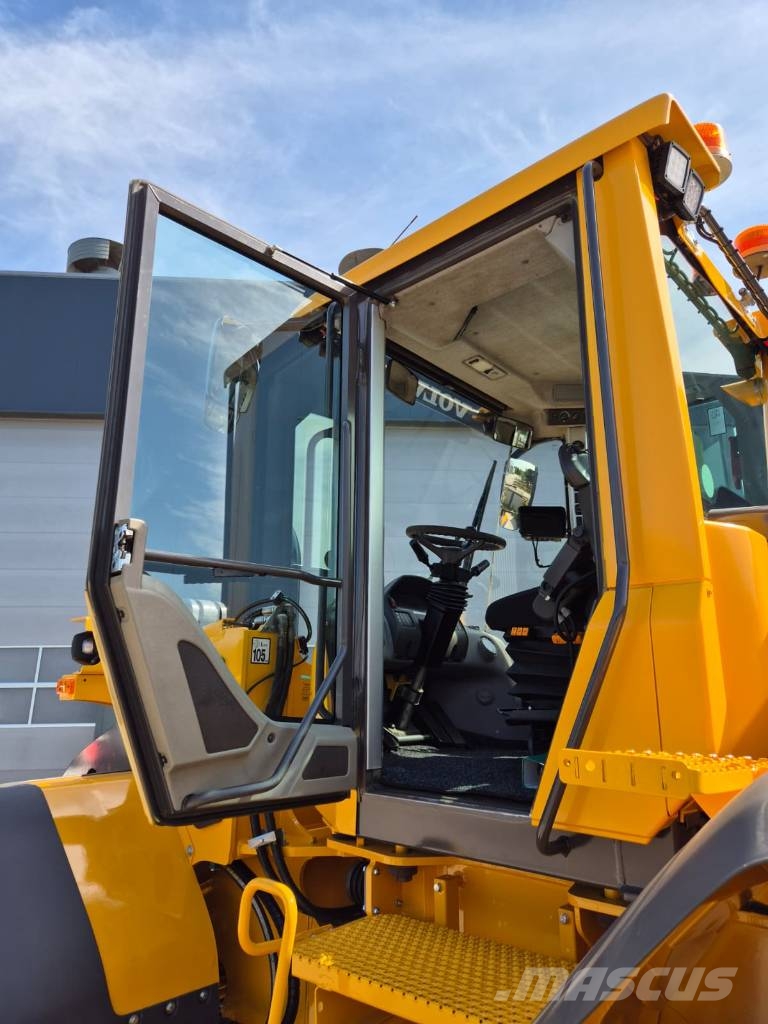 Volvo L90F NEW PAINT Kolesové nakladače