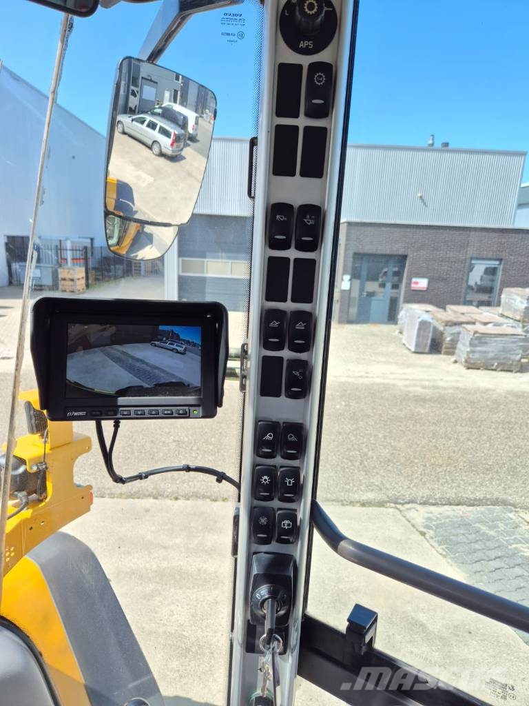 Volvo L90F NEW PAINT Kolesové nakladače