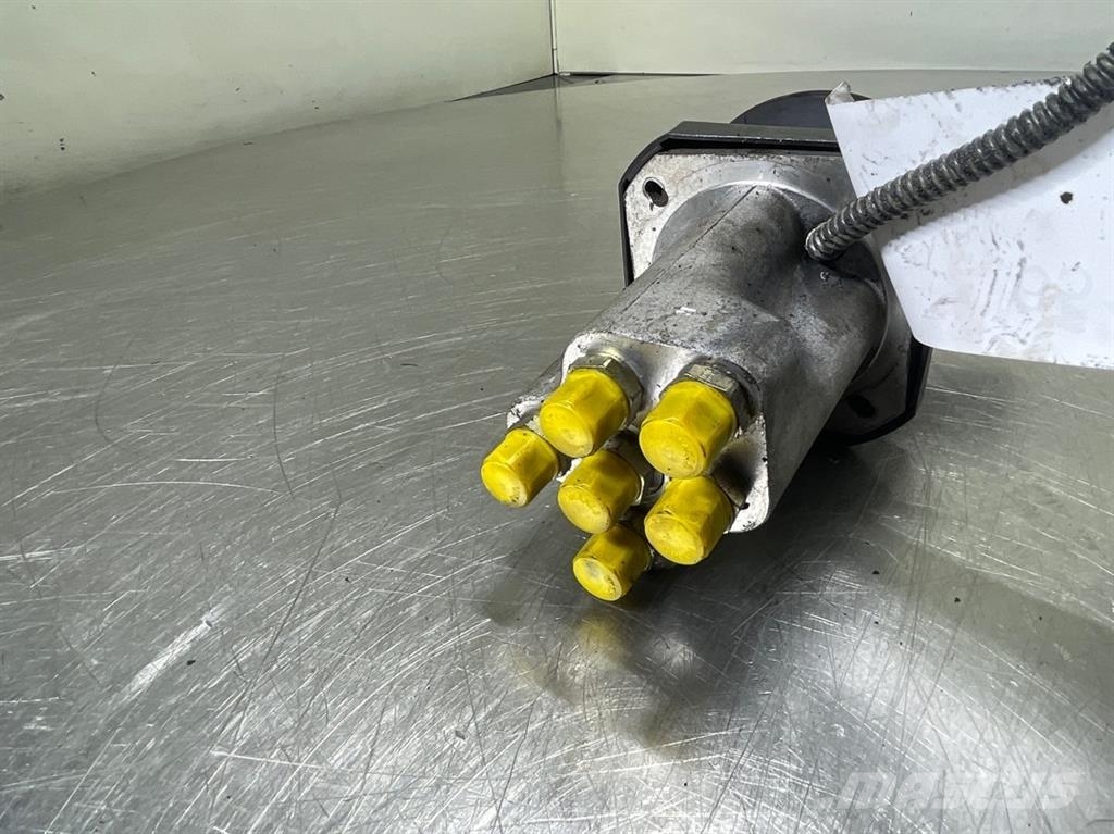 Schaeff SKS661-David Brown-Servo valve/Joystick Hidráulicos