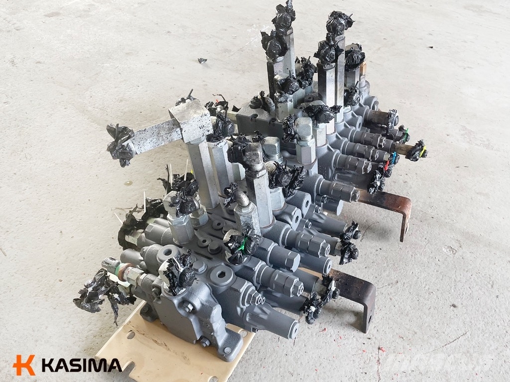 Kubota U55-4 Hydraulic Distributor 液压