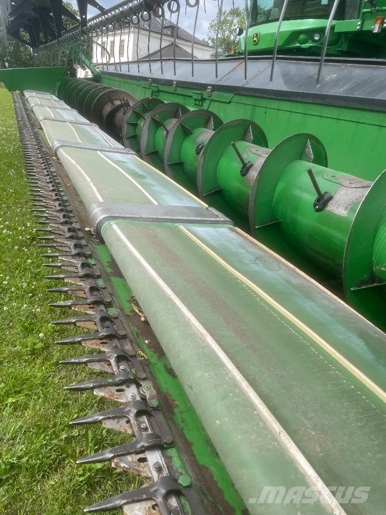John Deere T 660 i Kombajni