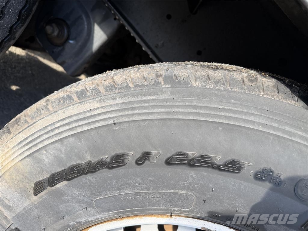 Krone Iný model VIN 662 نصف مقطورات بباب جانبي