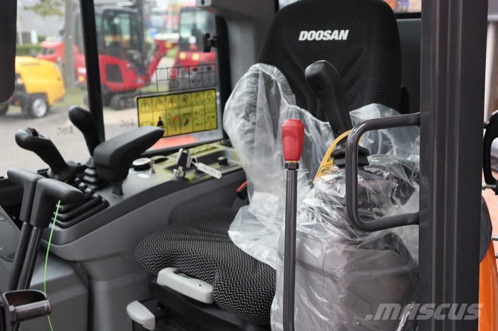 Develon DX27Z-7 DX27Z-7 حفارات صغيرة أقل من 7 طن (حفارات صغيرة)