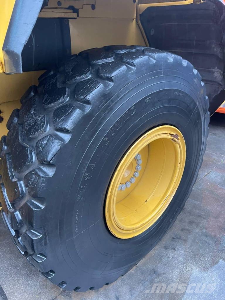 CAT 930 K Колесни товарачи