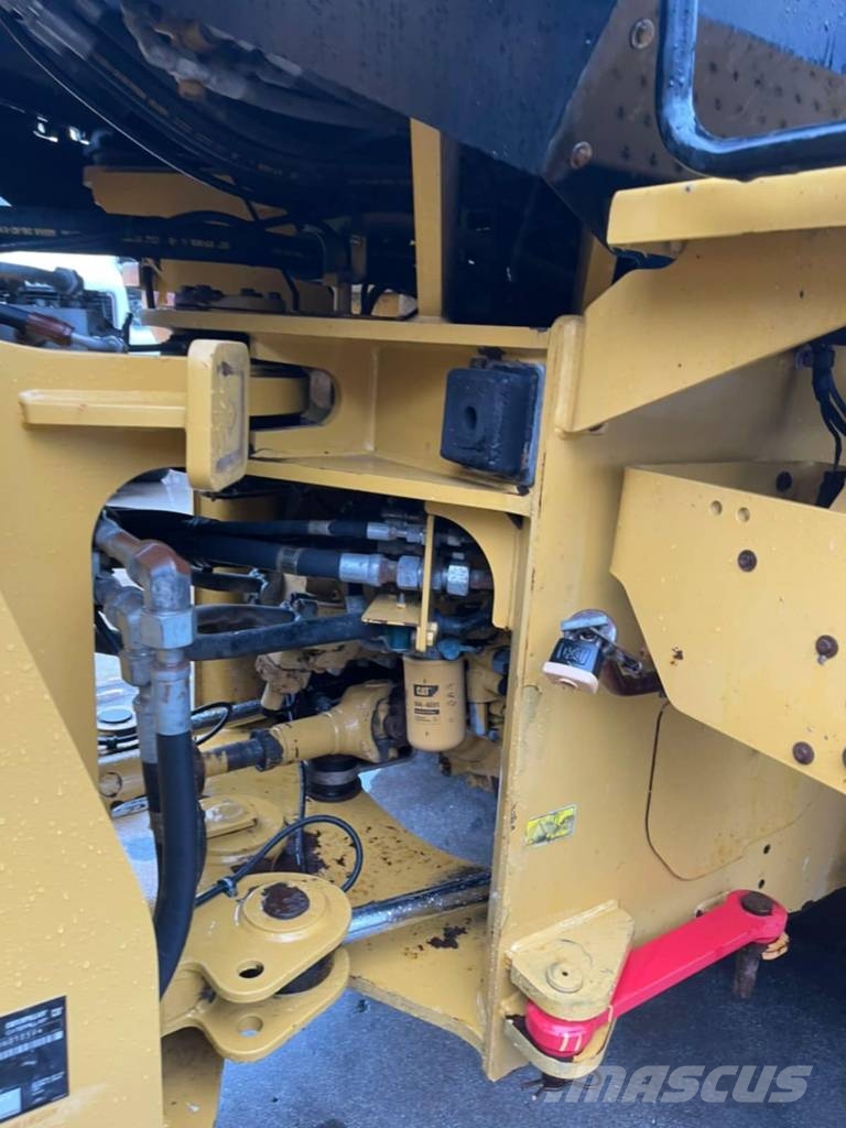 CAT 930 K Колесни товарачи