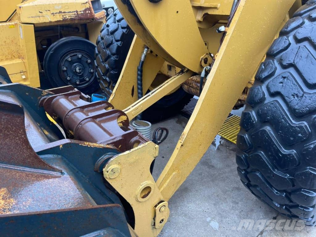 CAT 930 K Колесни товарачи