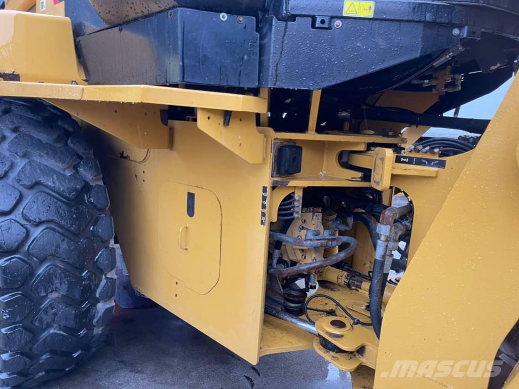 CAT 930 K Колесни товарачи