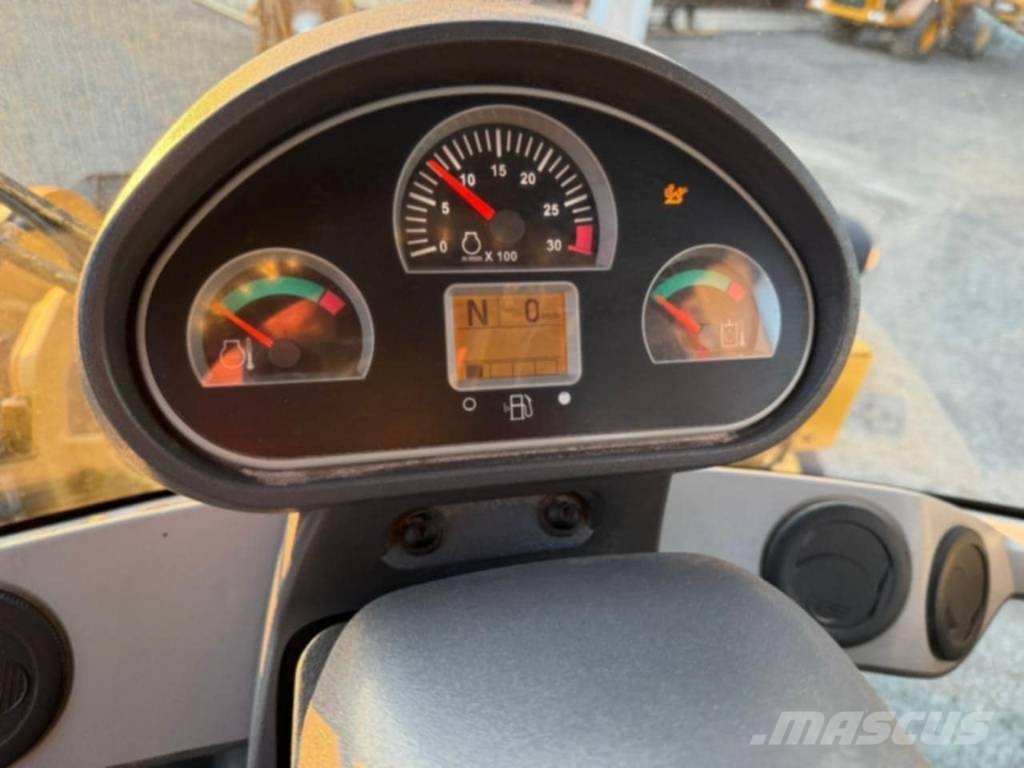 CAT 930 K Колесни товарачи